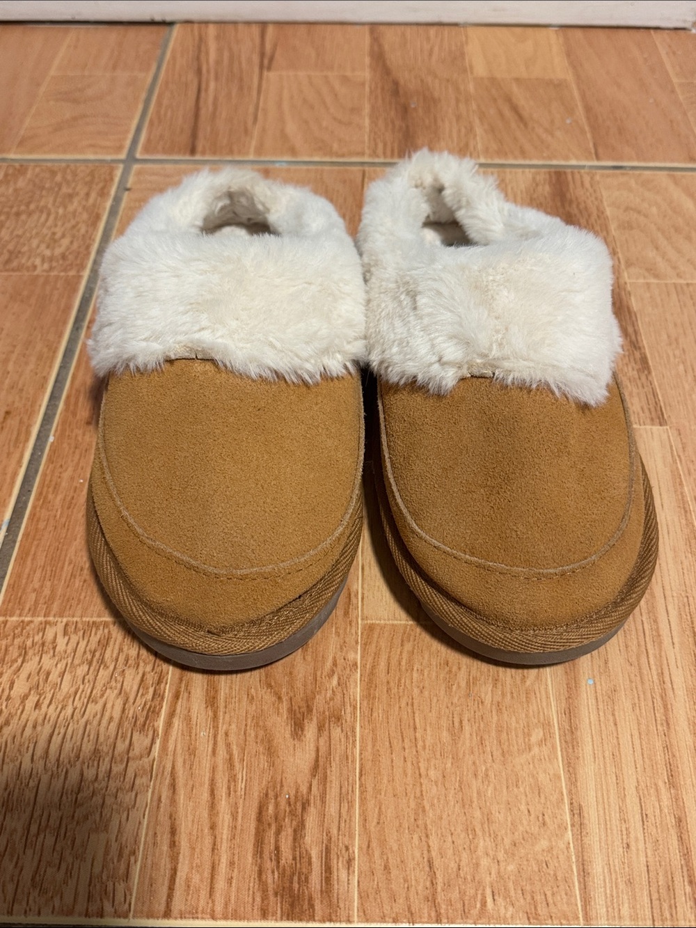 Cozy Faux Fur Lined Suede Slippers - Tan & Cream New